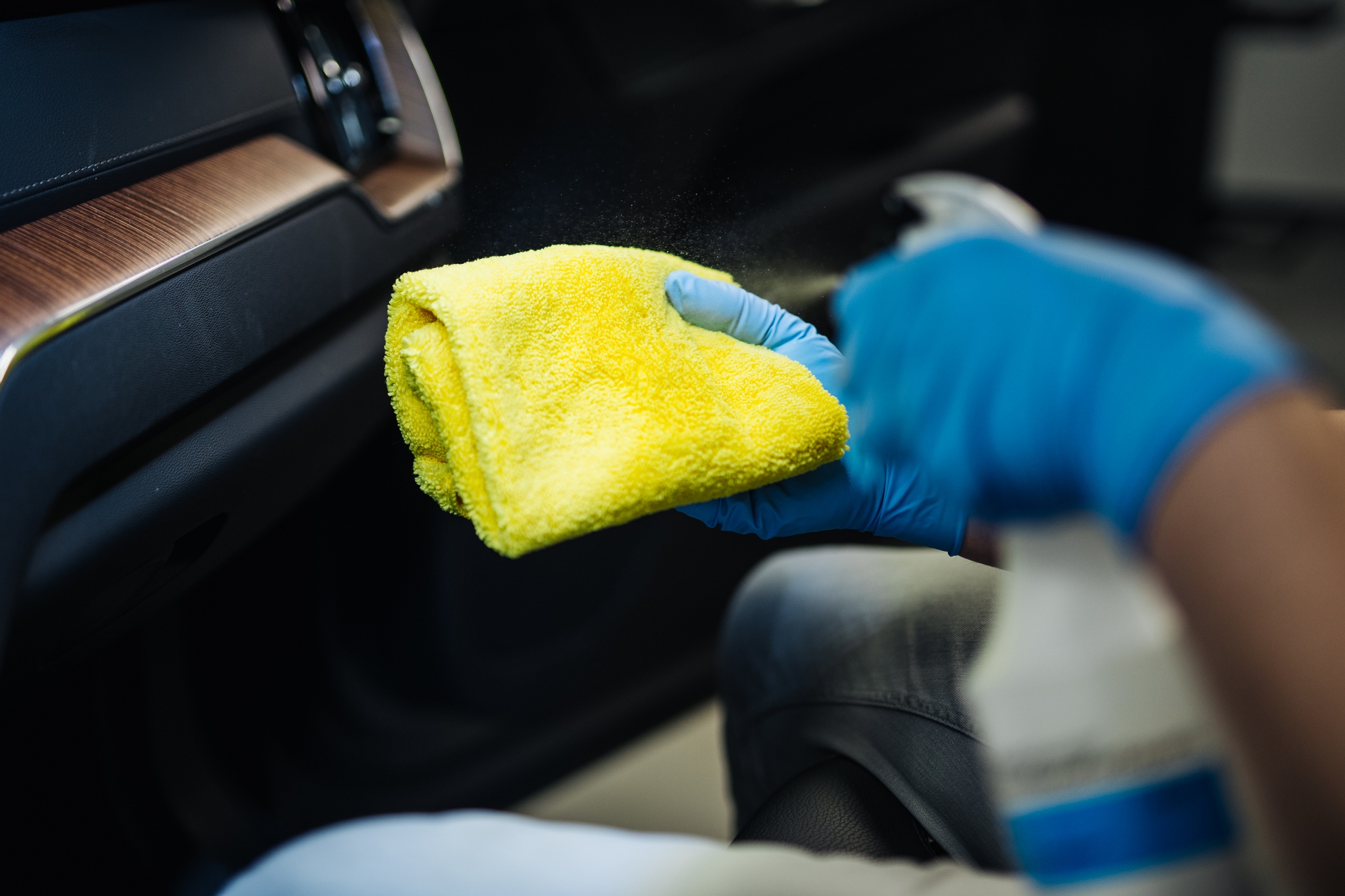 Čistenie dotykovej obrazovky s Koch Chemie Allround Surface Cleaner